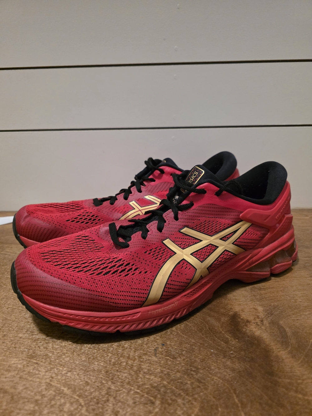 asics gel-kayano 26 lucky classic red gold men size 12 running shoes 1011a772-60